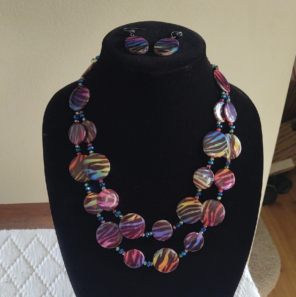 Multicolor Striped Necklace Set - image 1